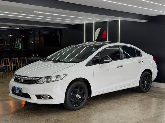 HONDA CIVIC 1.8 LXS 16V FLEX 4P AUTOMÁTICO